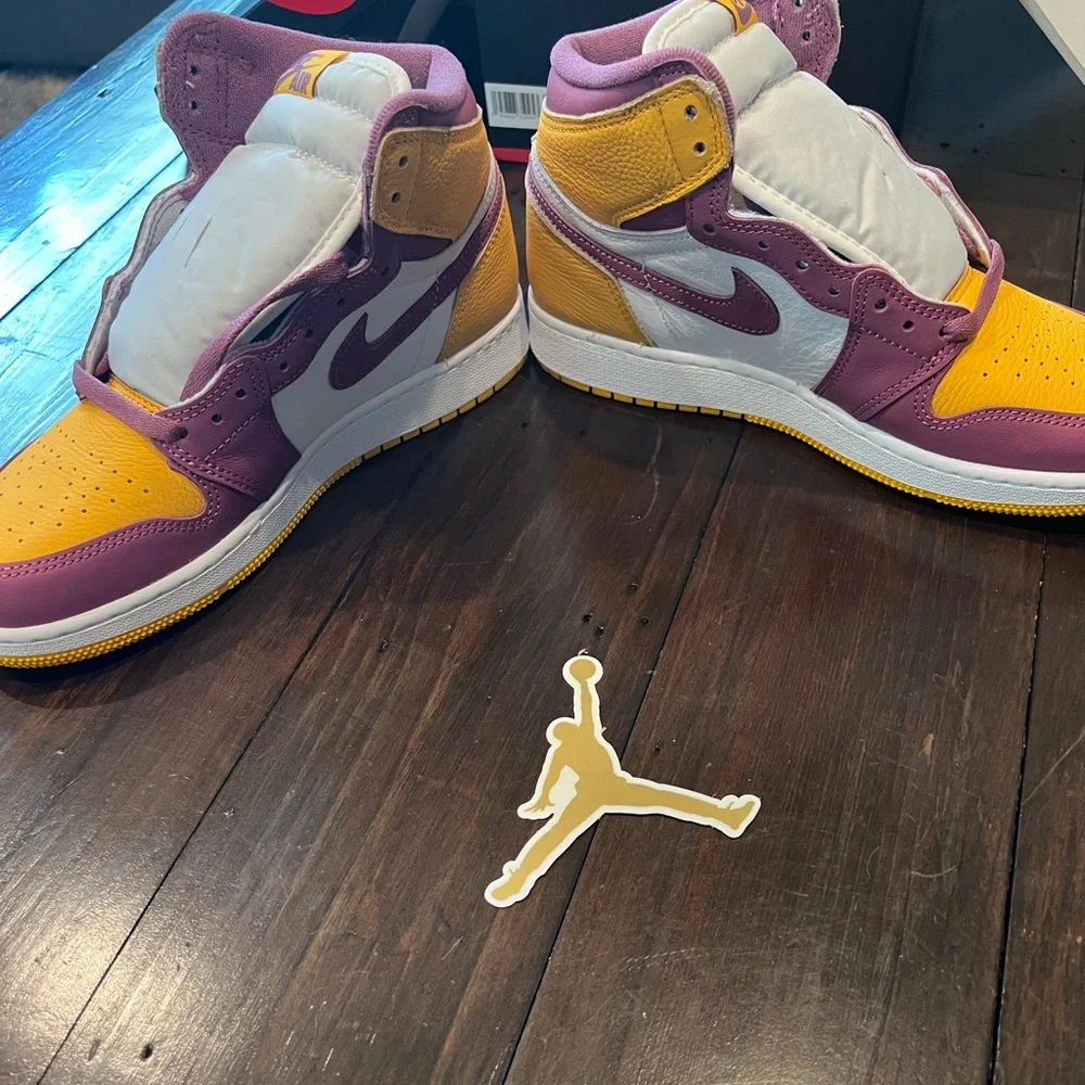 NWT Nike Air Jordan 1 Retro High OG Brotherhood youth size 6. - Picture 3 of 10